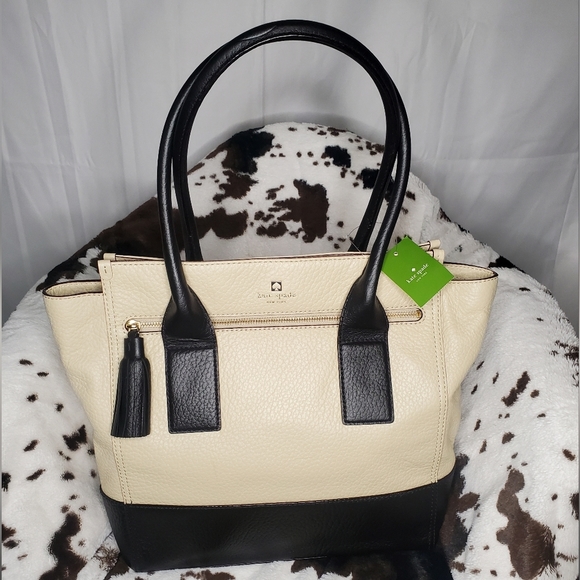 kate spade Handbags - 𝅺*NWT*Kate Spade black & tan pebbled leather *linda* shoulder bag.